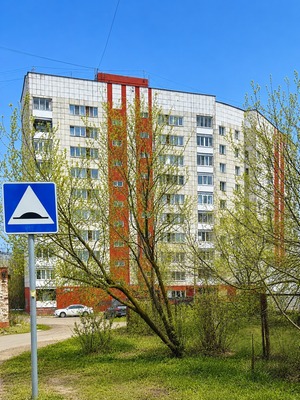 Купить --комнатную квартиру